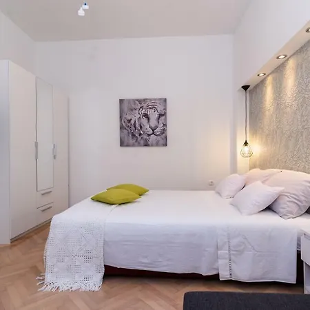 Apartment Sara Trogir Extérieur photo